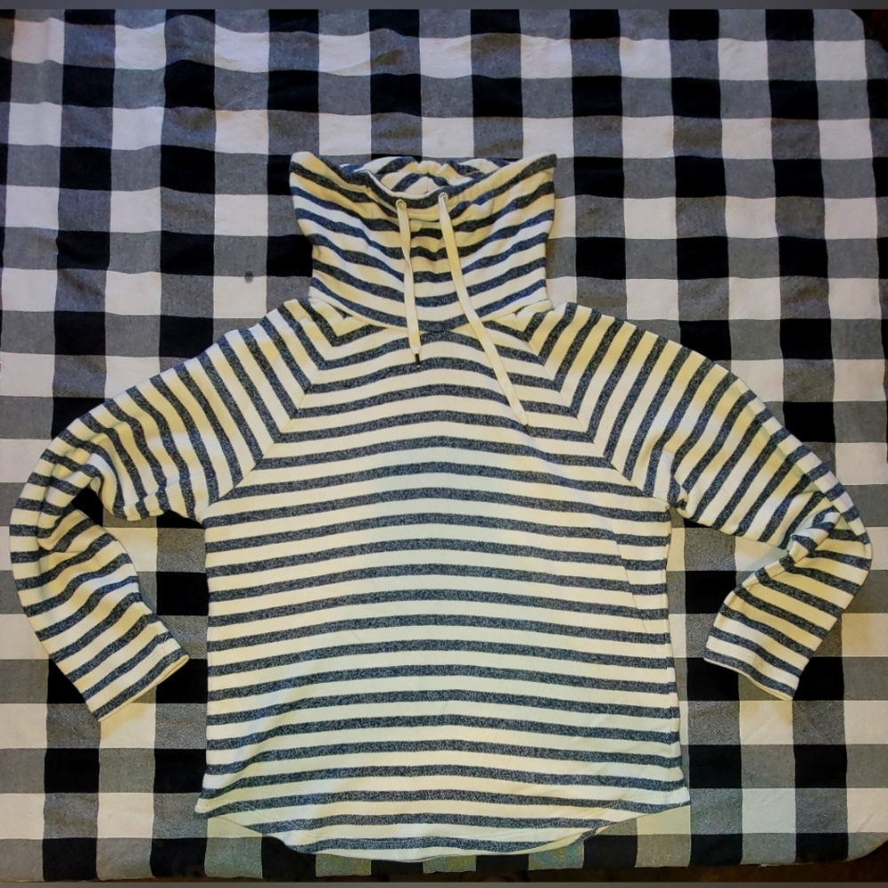 American Living long sleeve, cowl neck size large